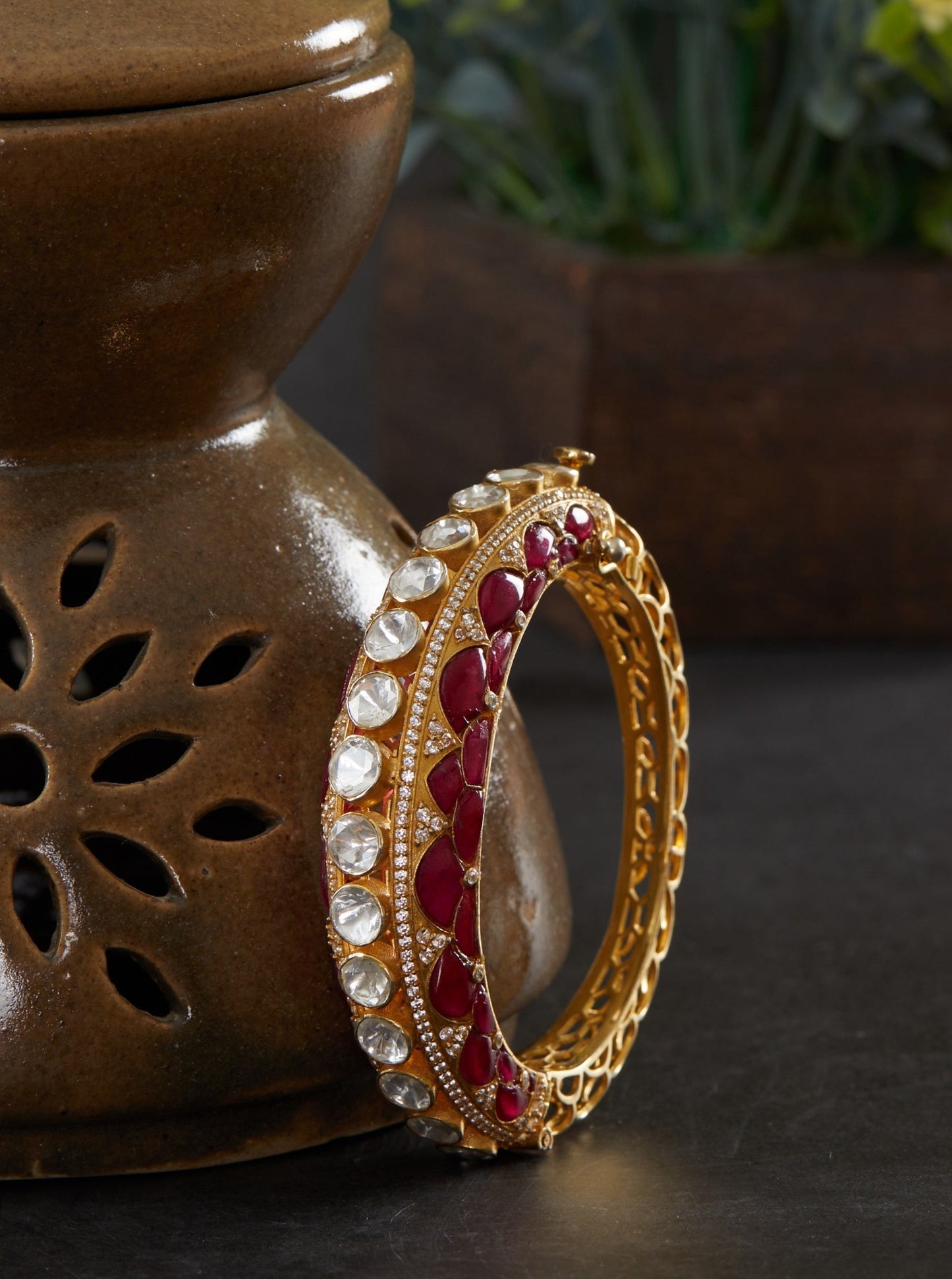 Vellore Polki Single Polki Line Kada with Red Utrai on both sides set in 92.5 Silver.