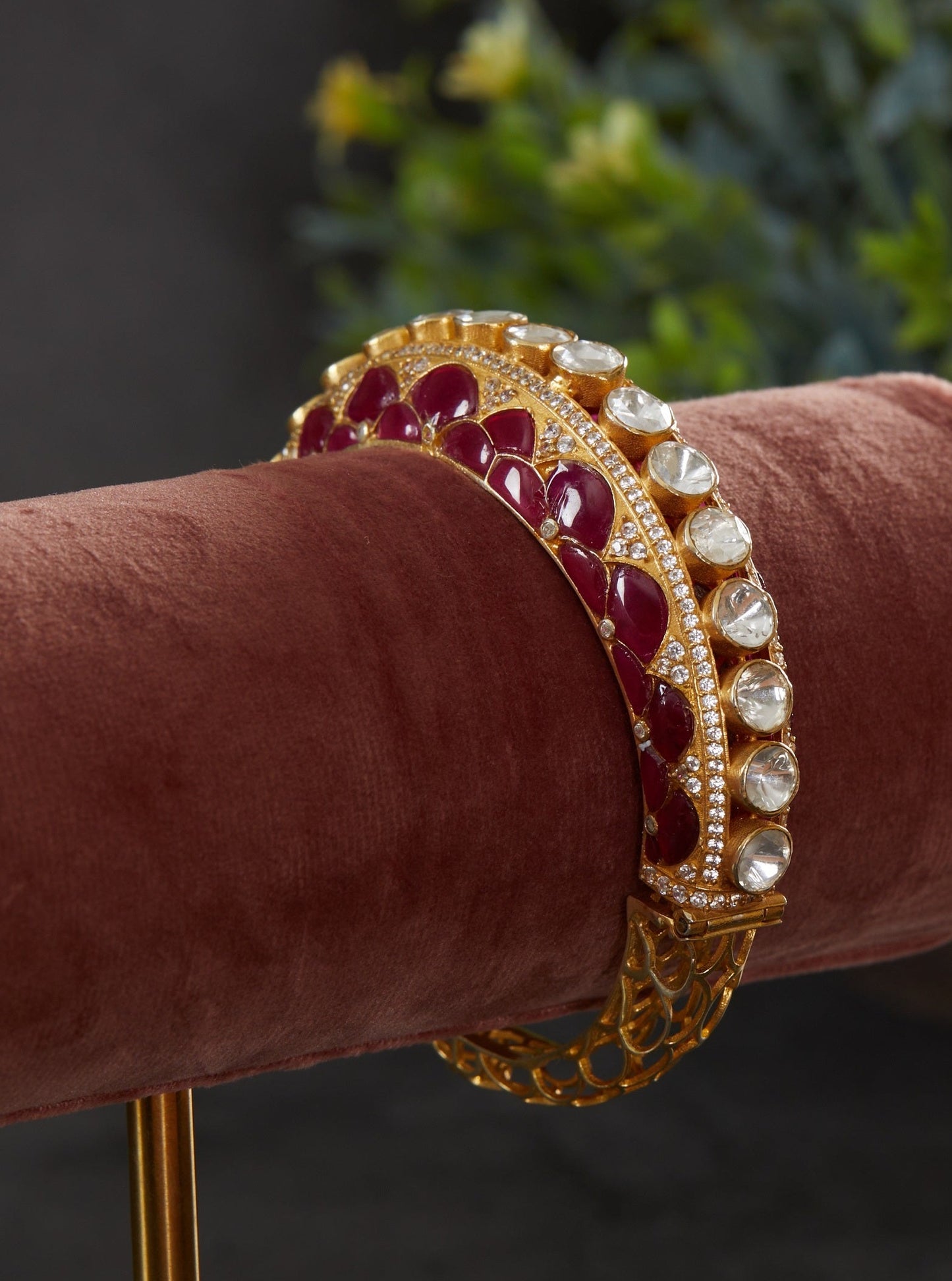 Vellore Polki Single Polki Line Kada with Red Utrai on both sides set in 92.5 Silver.