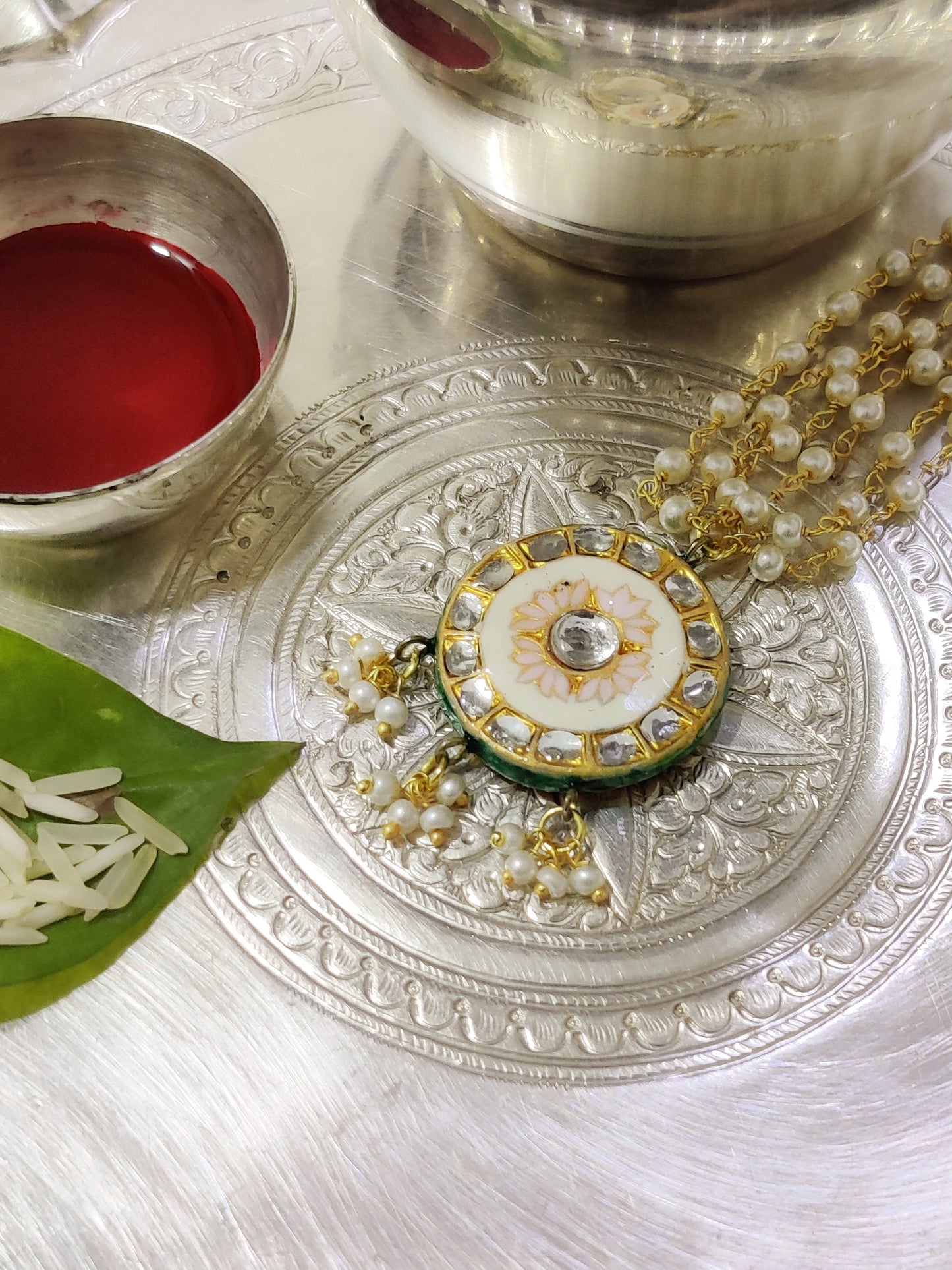 White Lotus Bracelet Lumbi