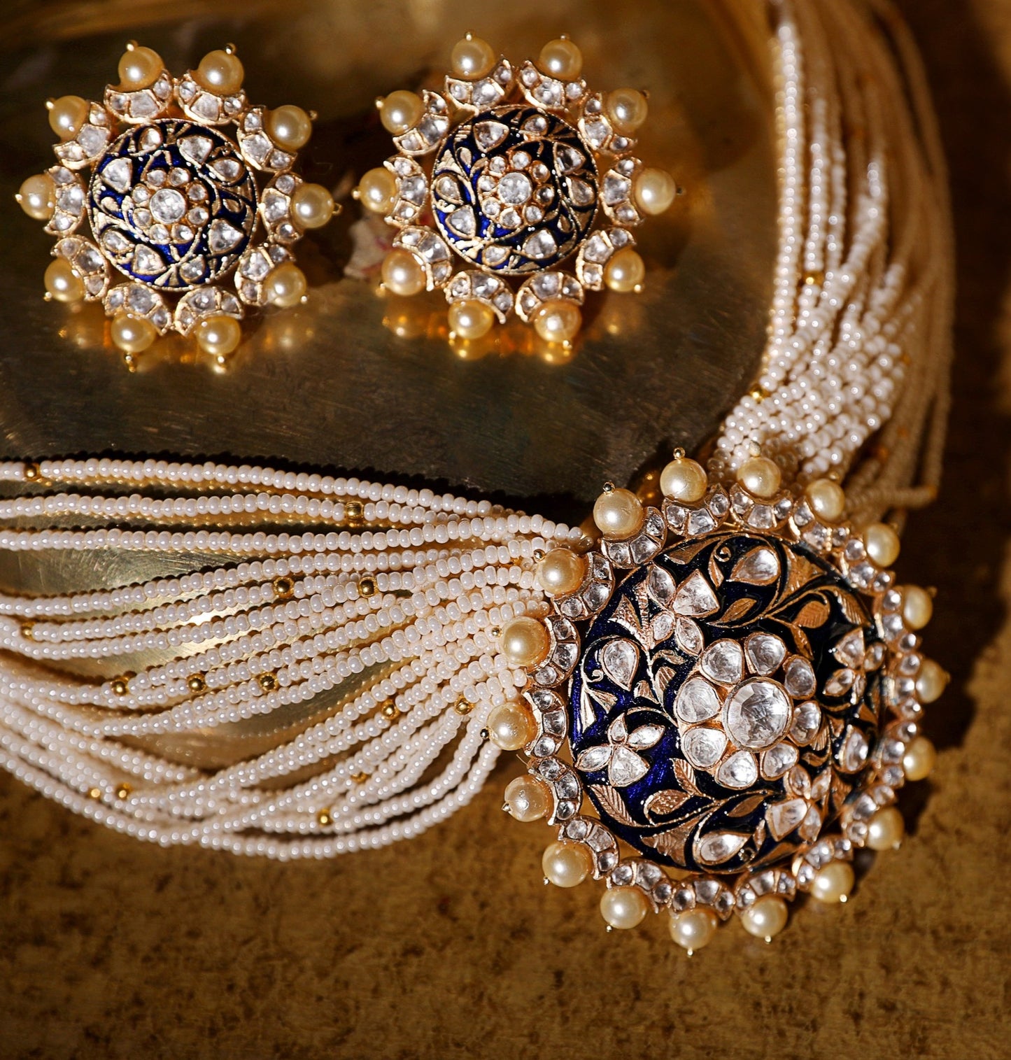 Necklace kaari