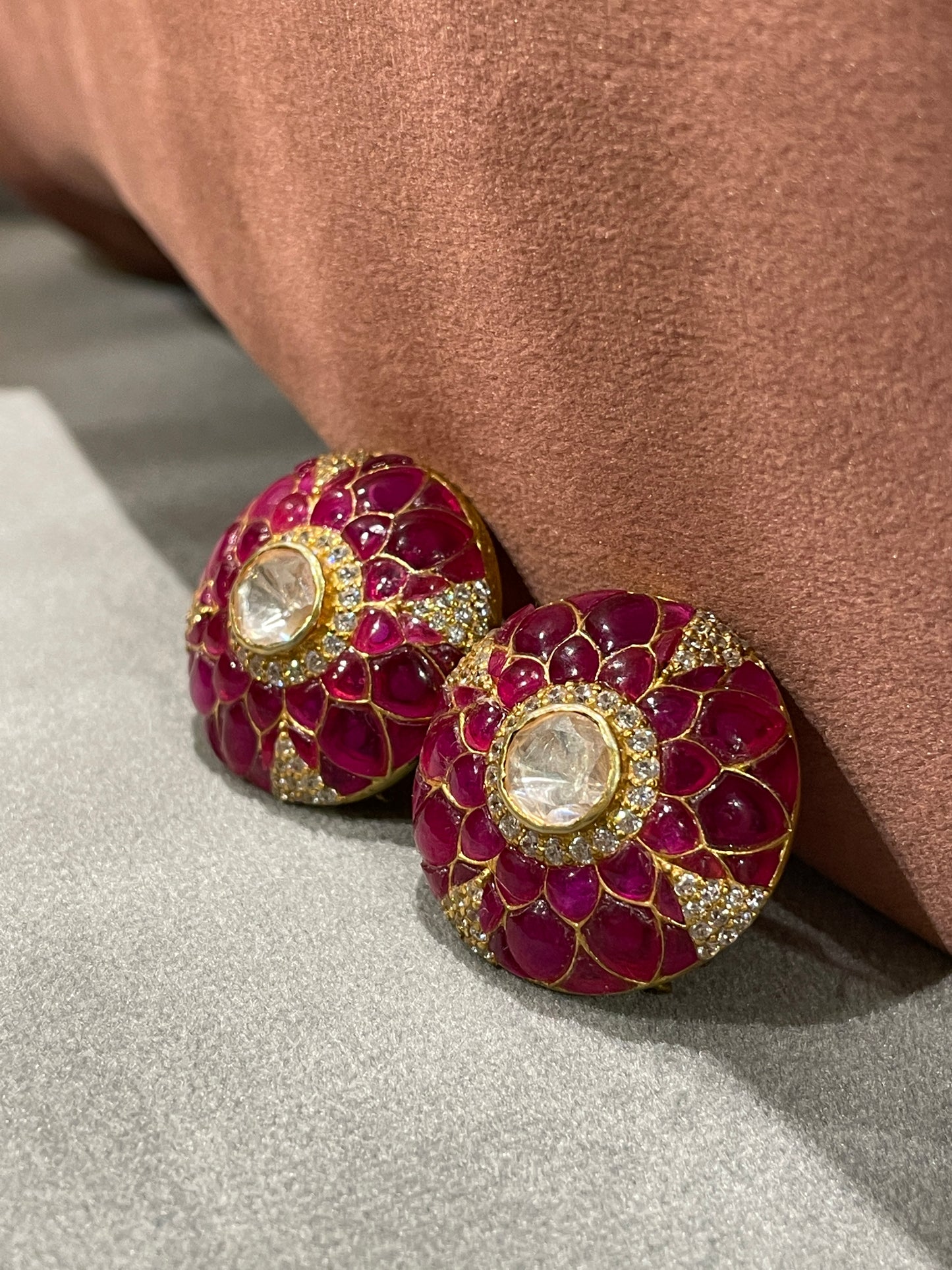 MIANA STUDS