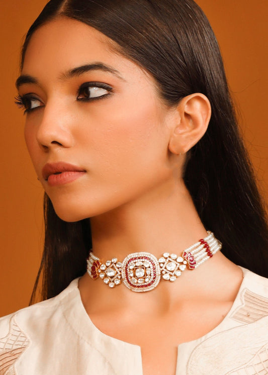 Falguni Choker