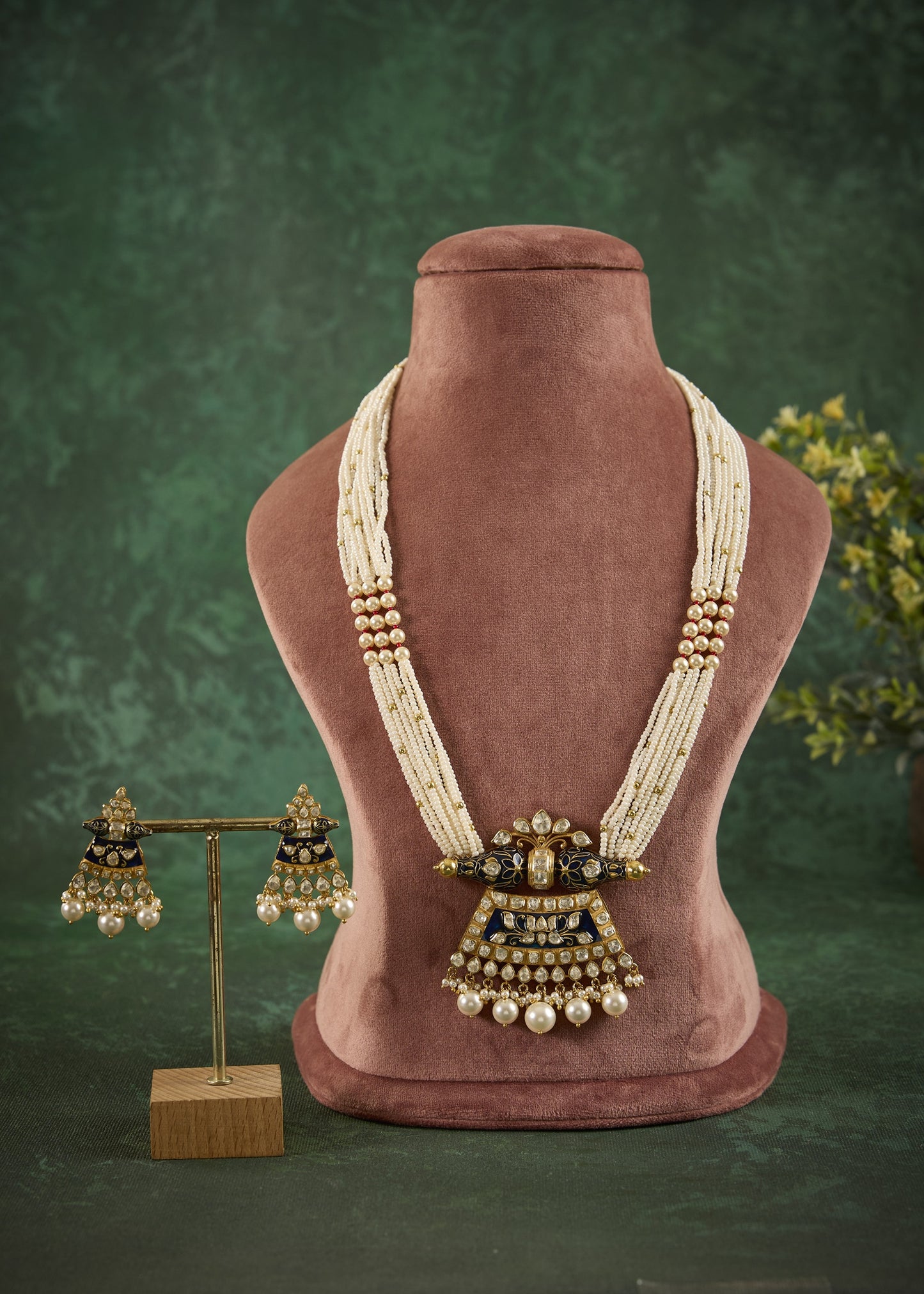 Nisha Pendant Set