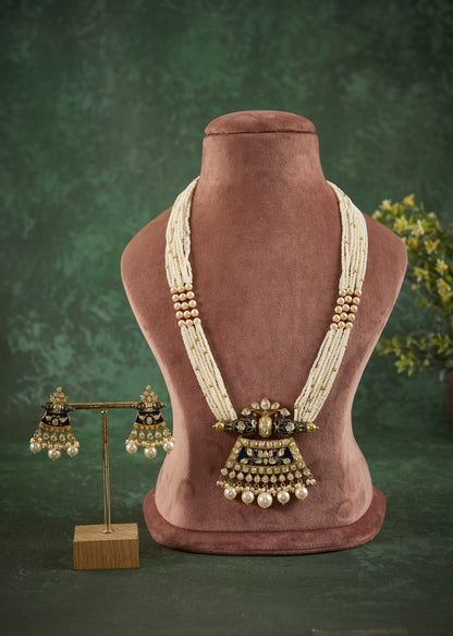 Nisha Pendant Set