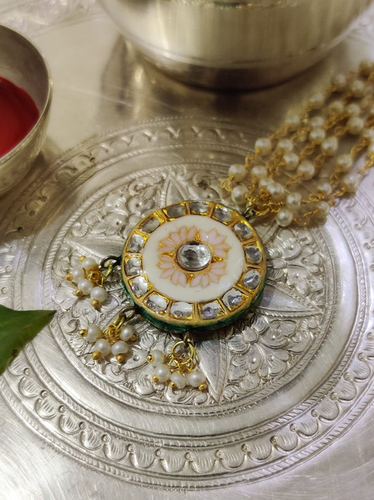 White Lotus Bracelet Lumbi